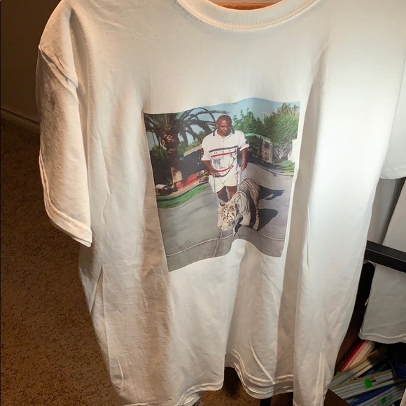 Mike Tyson X cat - Picture 3 of 4